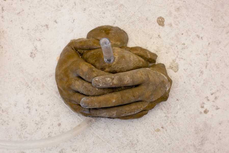 Femme Fontaine / Boob with Hands