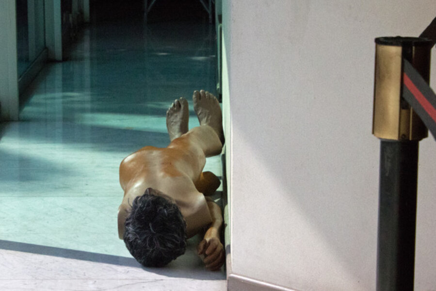 Maniquí escondido (from the series Notes on the Total Destruction of the National Museum of Anthropology)