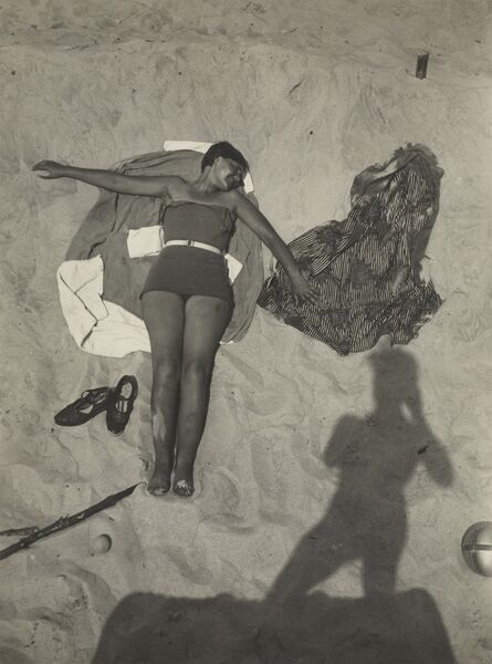 T. Lux Feininger, ‘Am Strand (On the Beach)’, about 1929