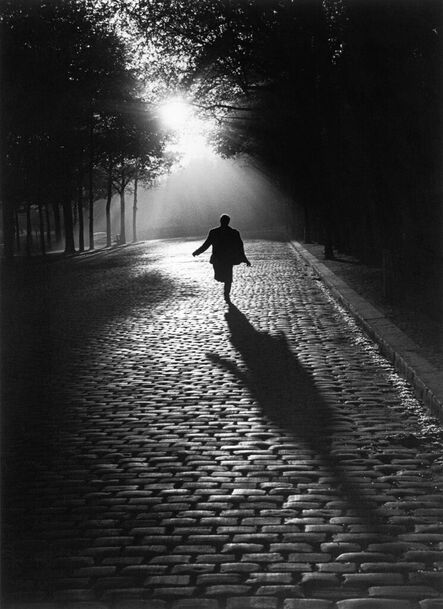 Sabine Weiss, ‘L'homme qui court, Paris’, 1953