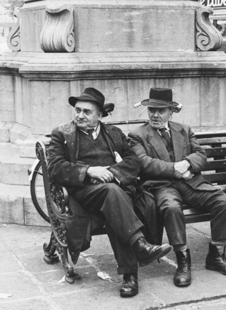 Edward Quinn, ‘Two old men on a bench, Dublin’, 1963