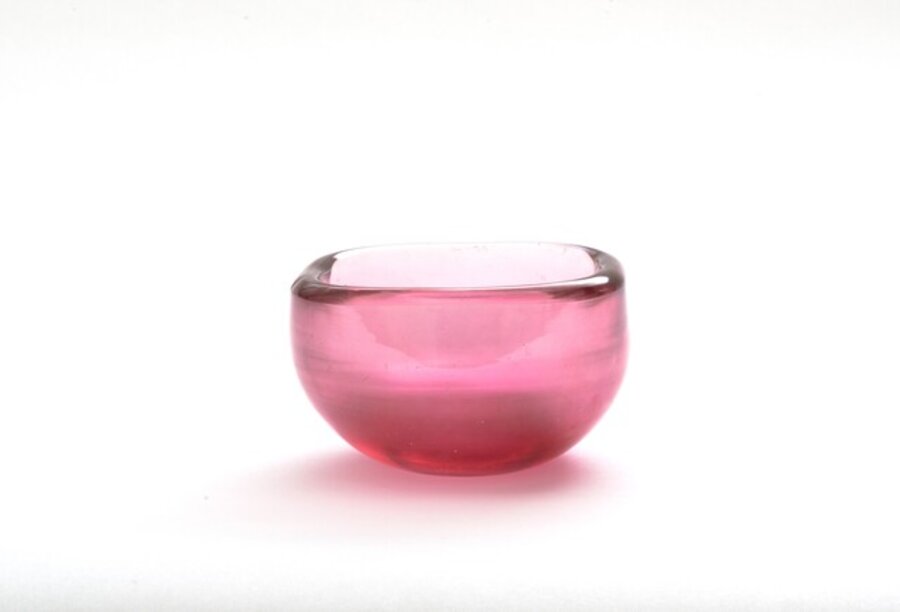 velati Sommerso bowl in rose light iridised
