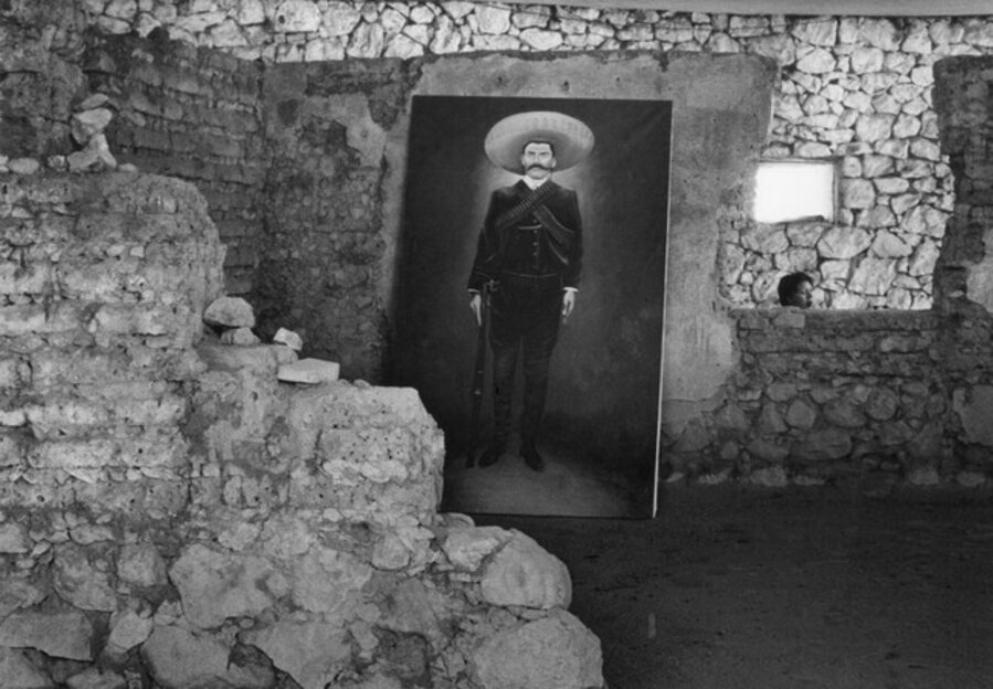 Zapata Lives / Zapata vive, Mexico
