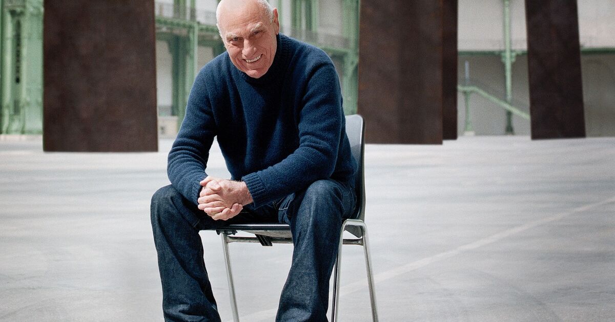 Minimalist sculptor Richard Serra has died at 85.