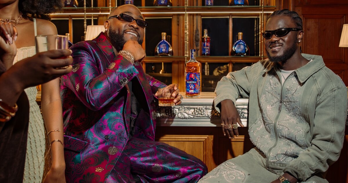 Image accompanying source report: $35 cognac, painted in sound: Prince Gyasi turns Davido's portrait into Martell's Afrobeats bottle