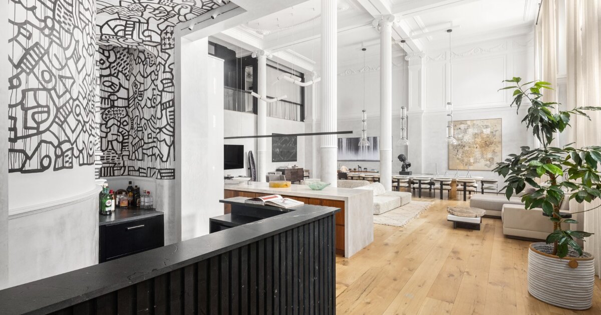 Image accompanying source report: $25 million Tribeca loft comes with a 1979 Keith Haring mural the buyer can never take home