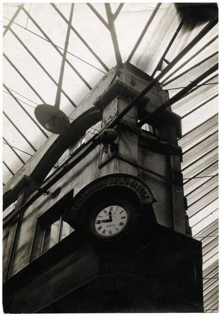 Germaine Krull, ‘Architecture ancienne : imprimerie de l’Horloge (Ancient architecture: printing clock)’, 1928