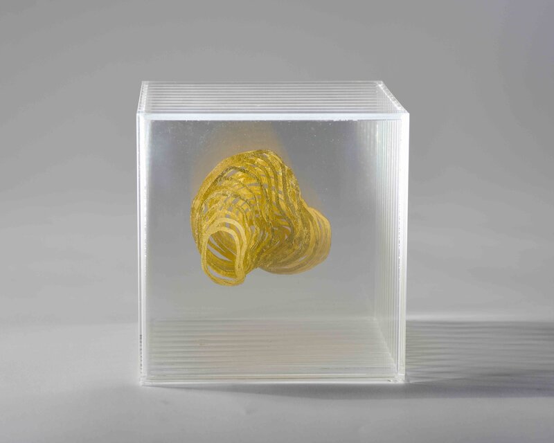 Isabel Alonso Vega, ‘Oro’, 2020, Sculpture, Methacrylate box and gold, Proyecto H / Galería Hispánica