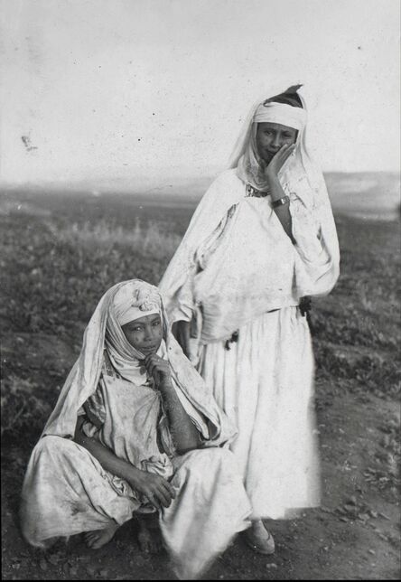 Georges-Auguste Marbotte, ‘Groupes de personnes en costumes traditionnels’, 1895-1896