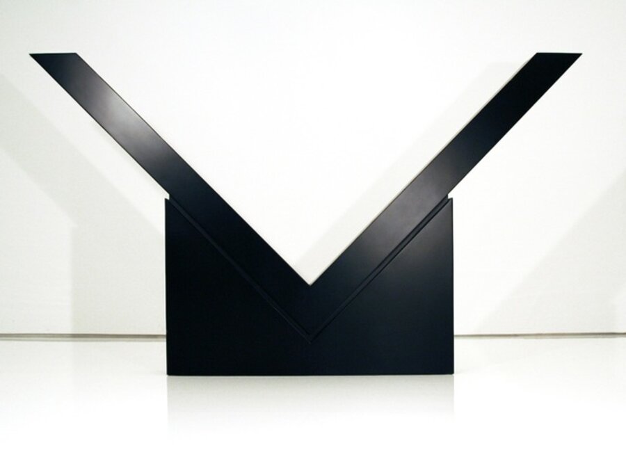 V (Mid Scale)