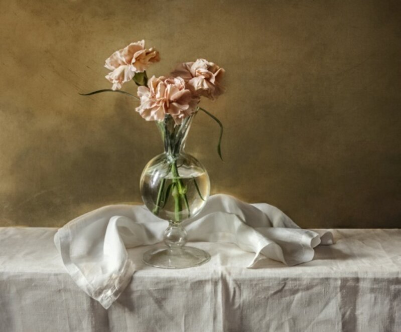 Pilar Pequeño, ‘ Blown glass bowl and three carnations 1/15’, 2018, Photography, Giclée Mineral pigments on cotton paper 100% 320gr Hahnemühle, Galería Marita Segovia 