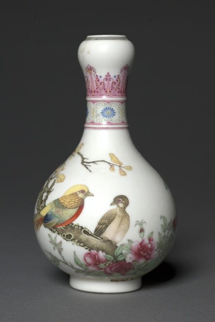 China, Jiangxi province, Jingdezhen kilns, Qing dynasty (1644-1911), Qianlong mark and period, ‘Vase with Golden Pheasants’, 1736-1795