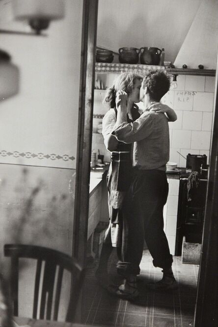 Elliott Erwitt, ‘Valencia, Spain (Robert and Mary Frank)’, 1952
