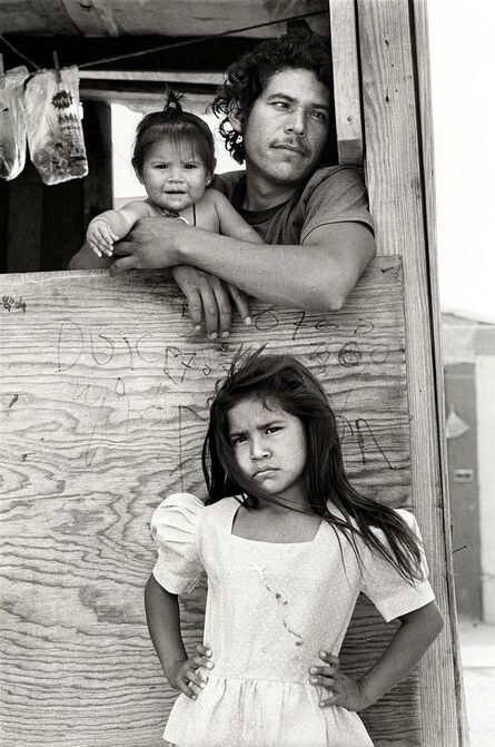 Laura Wilson, ‘Child with Father and Sister, Colonia, Nuevo Laredo Mexico, April 19, 1993’