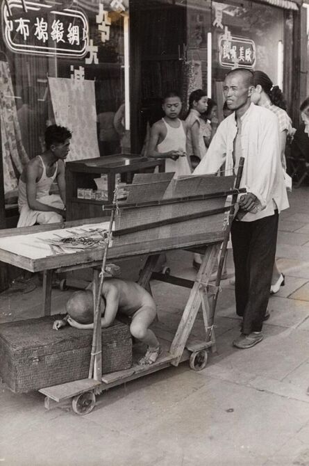 Henri Cartier-Bresson, ‘Shanghai, Marchant Ambulant ’, 1949