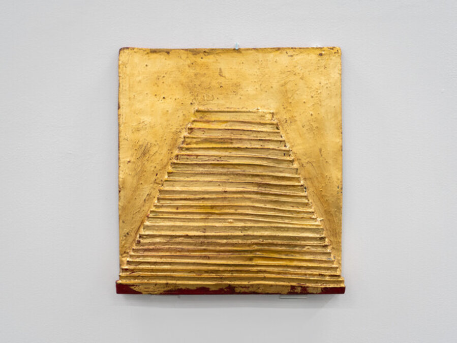 Petite pyramide dorée