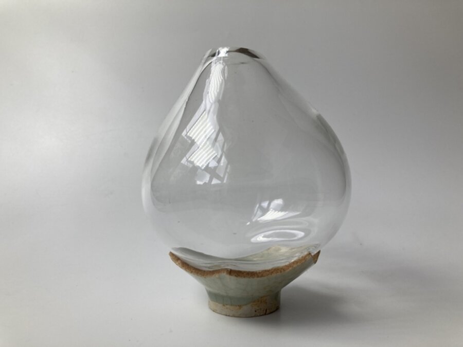 Bubbles on Song Dynasty porcelain