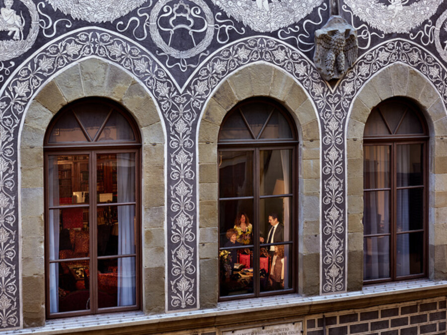 Curls, Palazzo Guicciardini, Florence