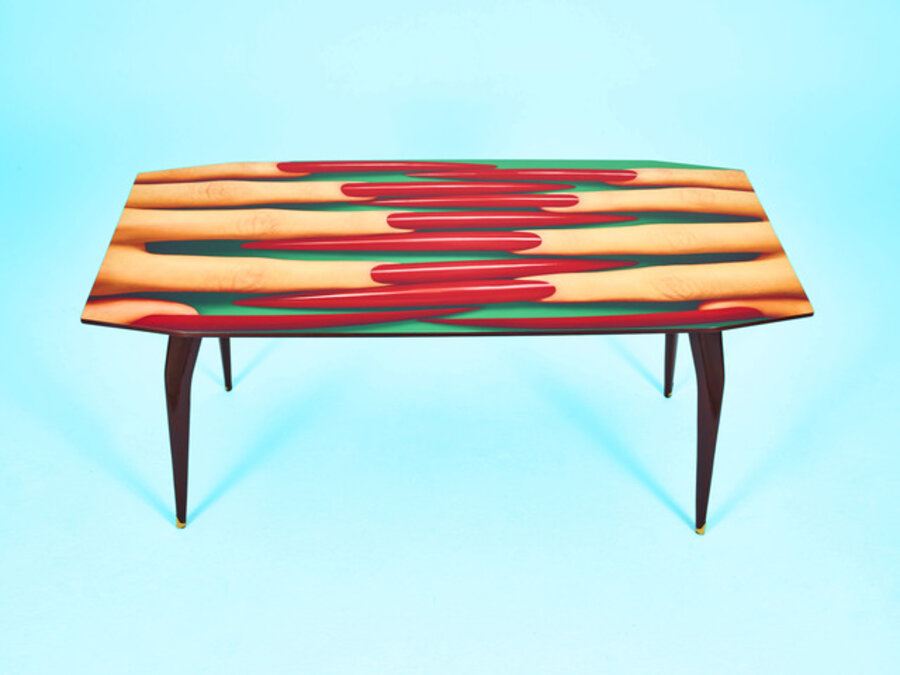 Design Table "Red Nails"