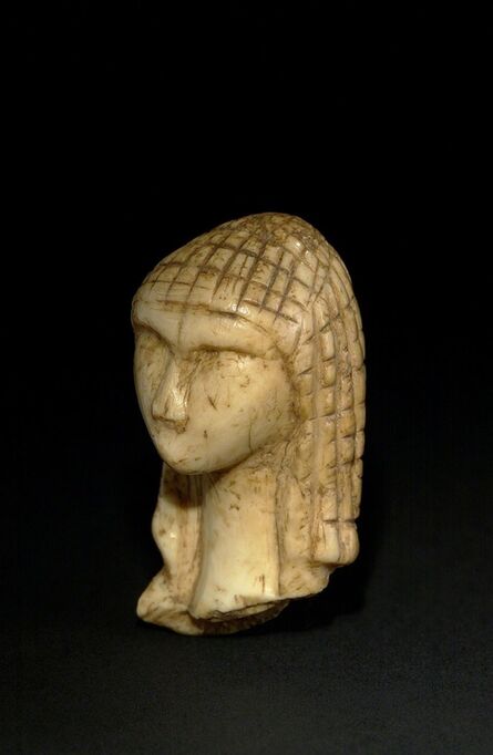 ‘Tête dite "La dame à la capuche" (Head called "Lady with the Hood")’, c. 25,000 BCE