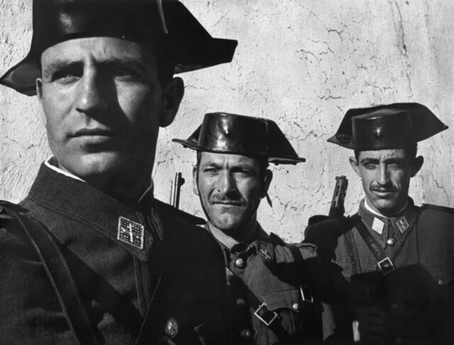 Members of the Guardia Civil. Deleitosa, Province of Caceres, Extremadura, Spain