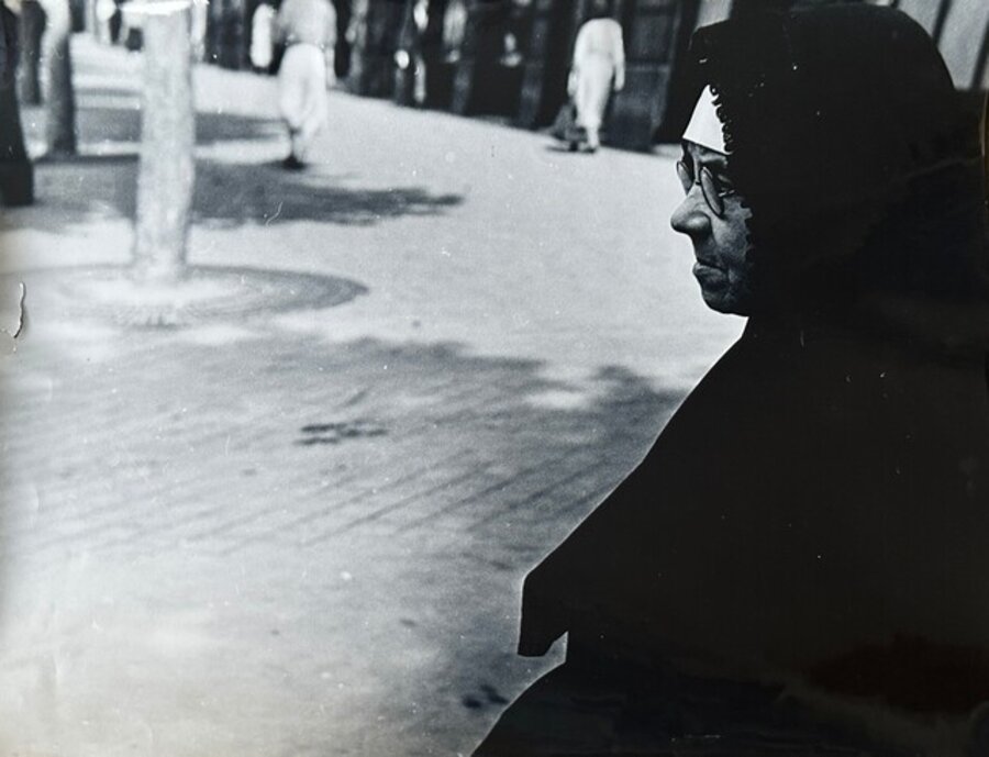 Woman on a bench, Paris
