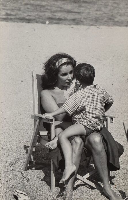 Burt Glinn, ‘Elizabeth Taylor with her son Christopher on the set of 'Suddenly Last Summer'’, 1959