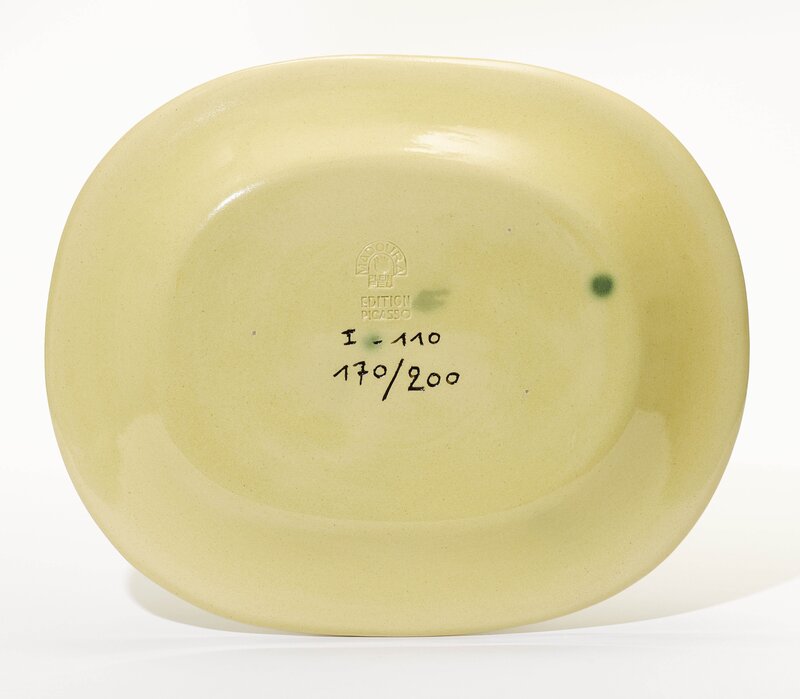 Pablo Picasso, ‘Visage gravé, fond grège’, 1947, Design/Decorative Art, Plate. Ceramic with painting in yellow and green-blue. Decorated with engobes, Koller Auctions