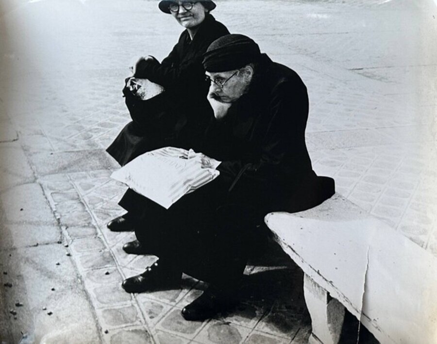 Paris (Two Women on a Bench)