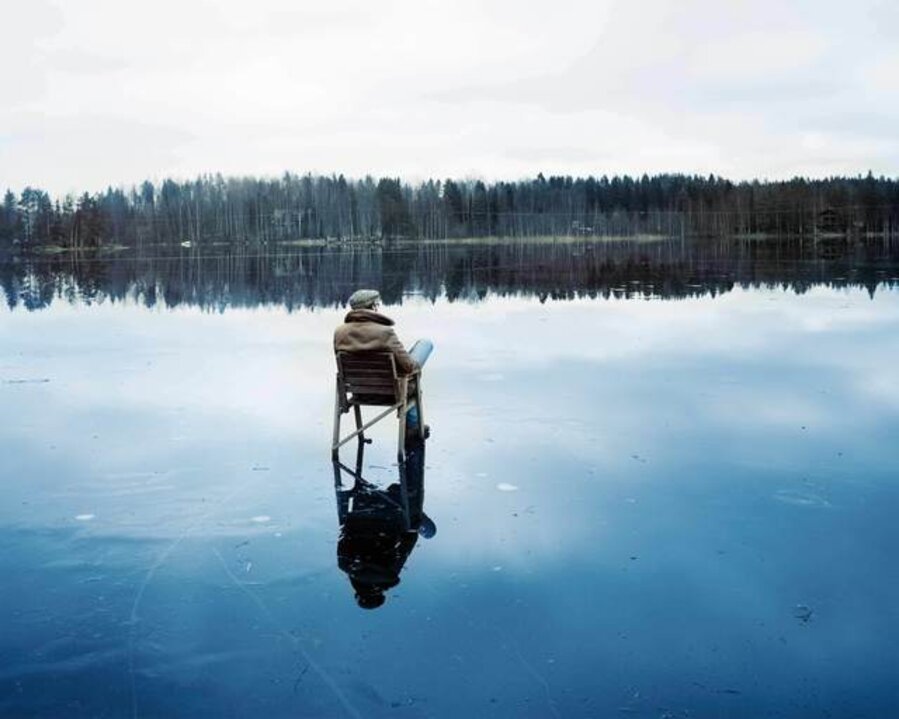 On the Thin Ice of Remembrance