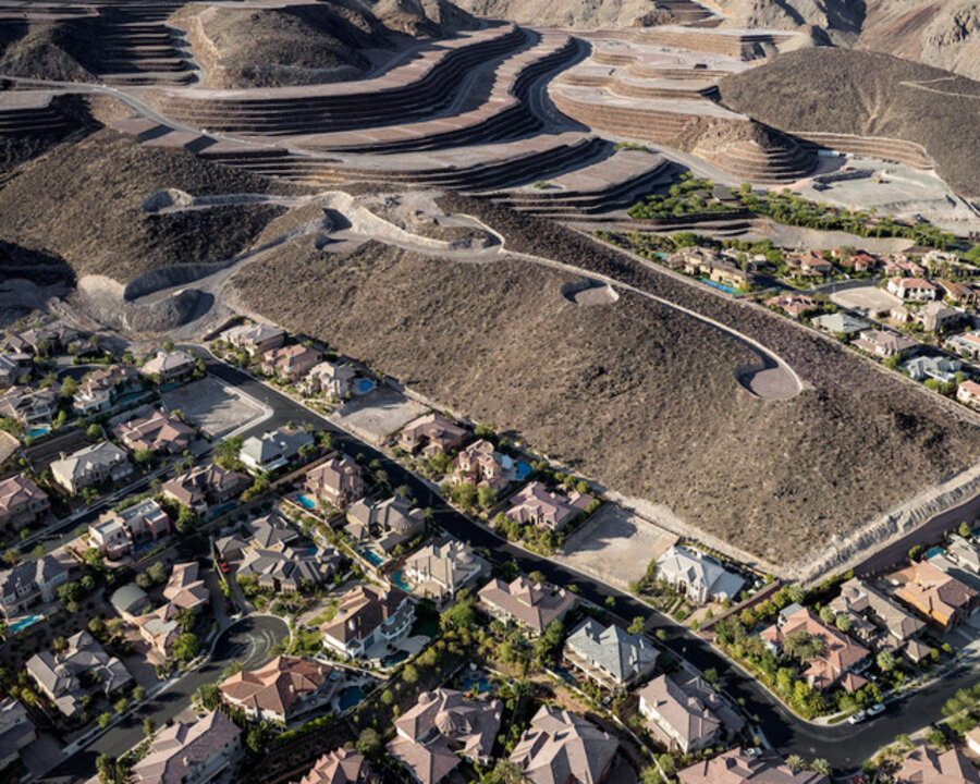 “Roma Hills” homes and foreclosed “Obsidian Mountain” development, “Ascaya” lots beyond, looking south, Henderson, Nevada