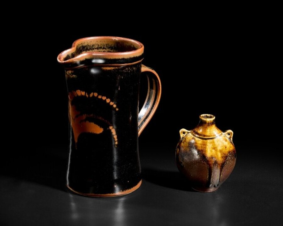 Small lugged flask