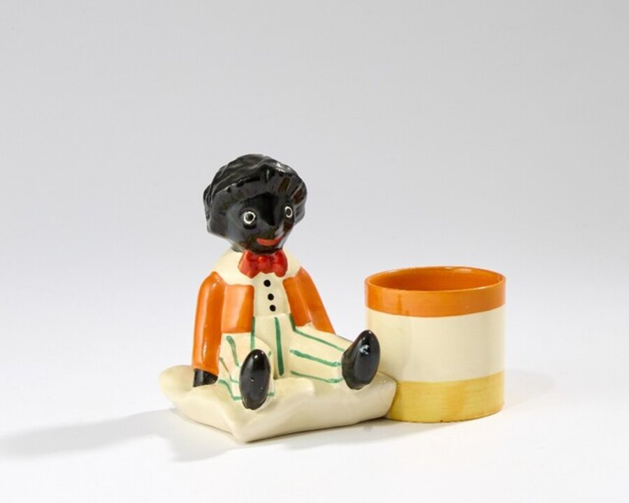 Figural pen pot