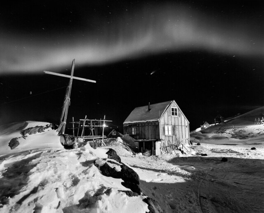 Hele-Bobb in Northern Lights, Tiniteqilaaq, Greenland