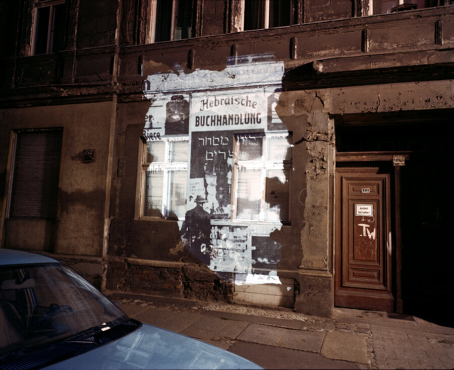 Almadstrasse 43 (formerly Gradierstrasse 7): Slide projection of former Hebrew bookstore, 1930, Berlin