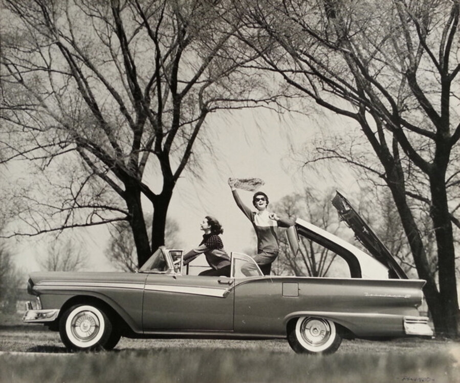 Ford Fairlane Galaxie 500 Skyliner with Retractable Hardtop