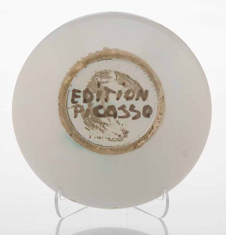 Pablo Picasso, ‘Oiseau au ver’, 1952, Design/Decorative Art, Partially glazed white earthenware ceramic round dish, painted in white and black, Heritage Auctions
