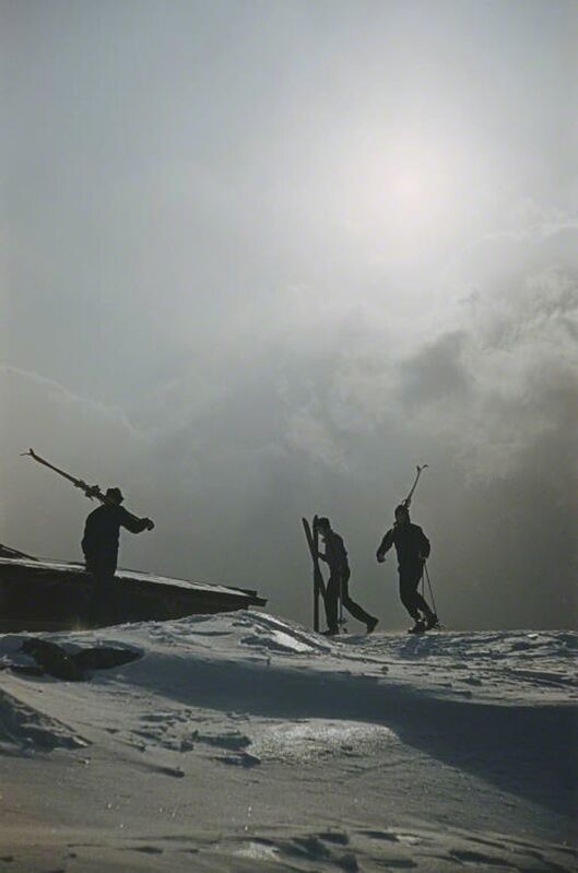 Slim Aarons, ‘Cranmore Mountain Skiers ’, 1955, Photography, C-print, IFAC Arts