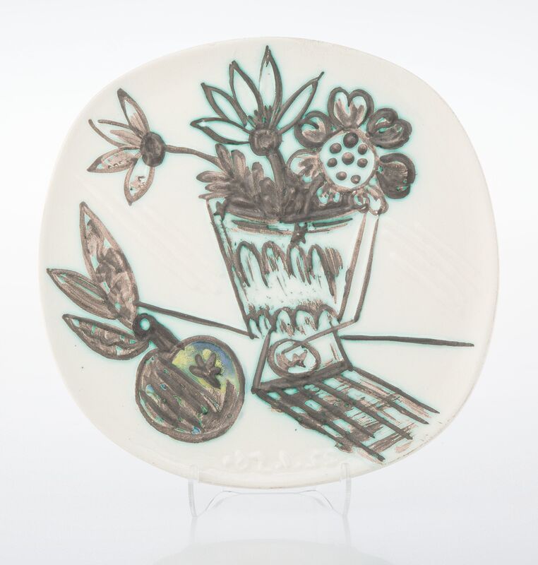 Pablo Picasso, ‘Bouquet a la pomme’, 1956, Design/Decorative Art, Terre de faïence plate, painted and partially glazed, Heritage Auctions