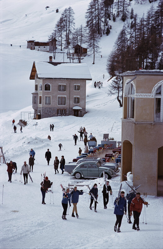 Slim Aarons, ‘Skiers In St. Moritz’, 1963, Photography, C print, IFAC Arts