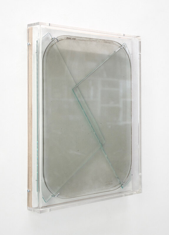 Anneke Eussen, ‘Adding the blank pages (08)’, 2020, Sculpture, 1 car pane and 2 blank glass plates, mounted on wood in plexibox frame, Tatjana Pieters