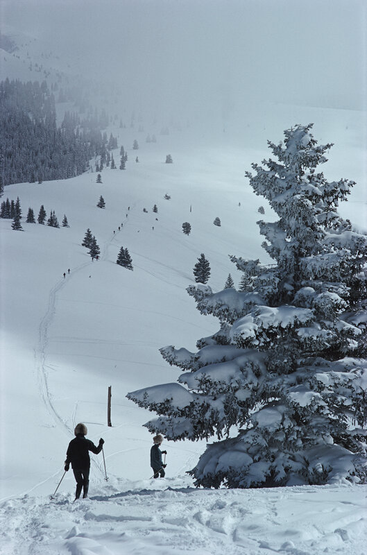 Slim Aarons, ‘Skiing In Vail (Slim Aarons Estate Edition)’, 1964, Photography, Lambda, Undercurrent Projects