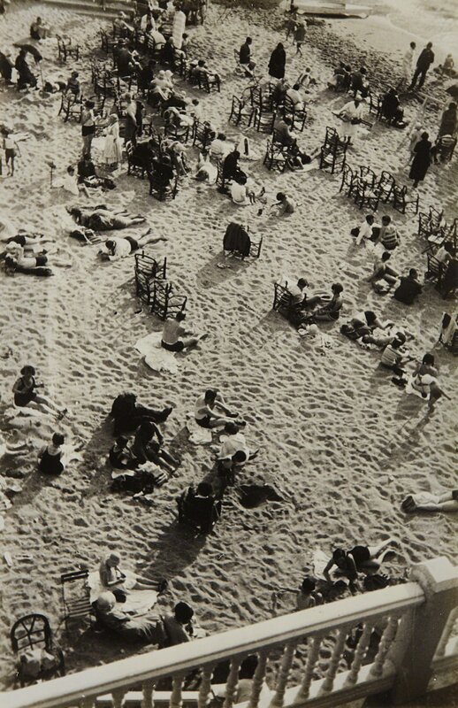 Josef Albers, ‘Kleiner Strand am Nachmittag (small beach in the afternoon), Biarritz’, ca. 1929, Photography, Gelatin silver print, Phillips
