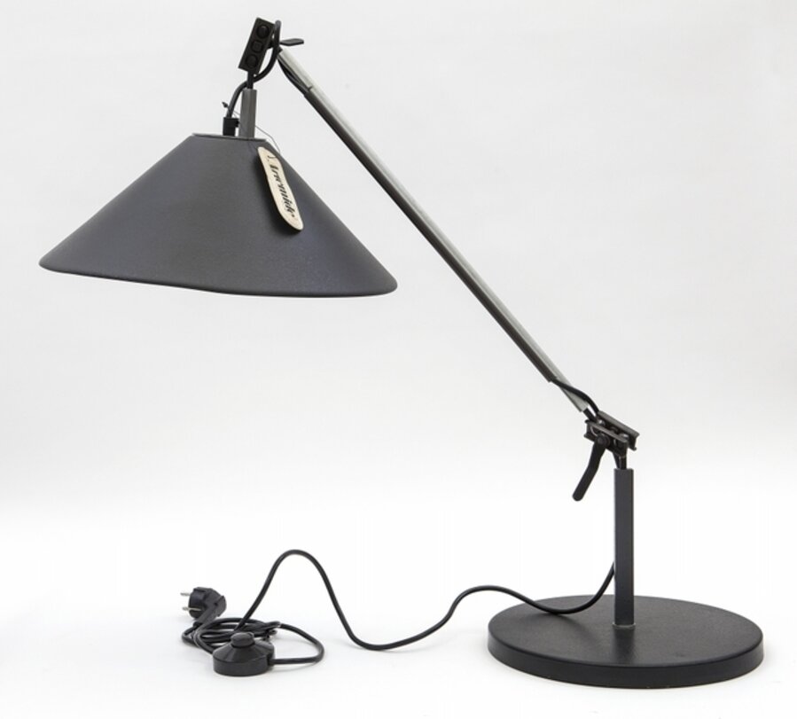 A lamp 'Aggregato TABLE' for ARTEMIDE