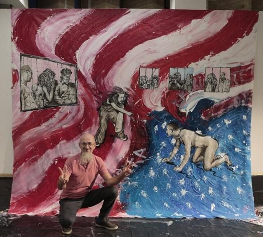 Free America! / America bites you!