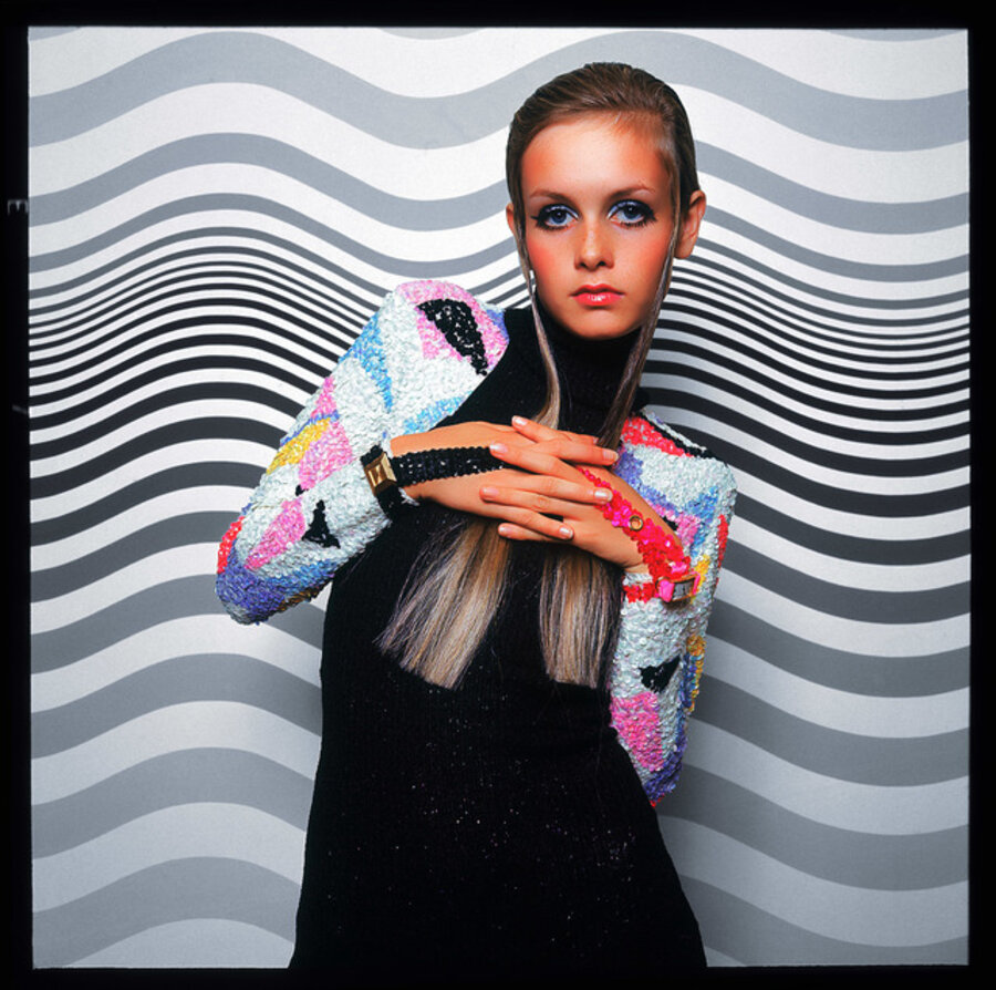 Twiggy Before a Painting by Bridget Riley