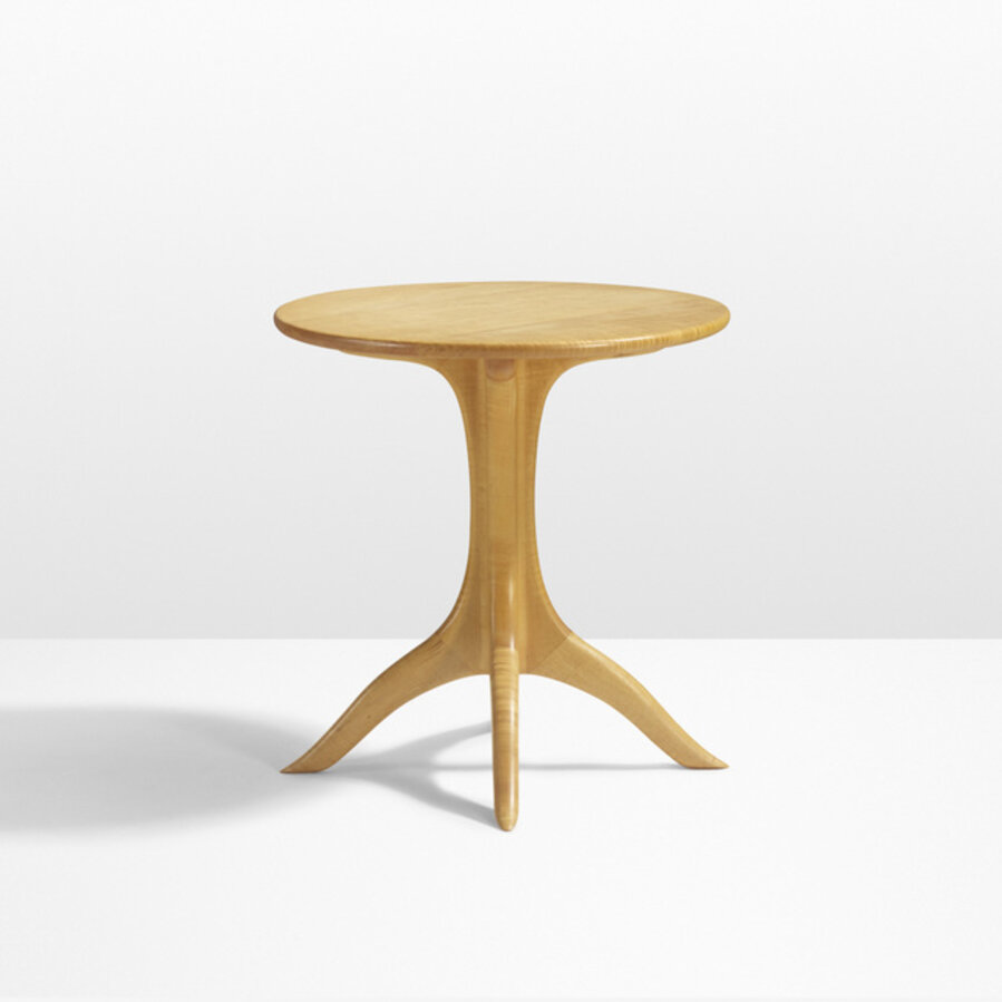 Pedestal table