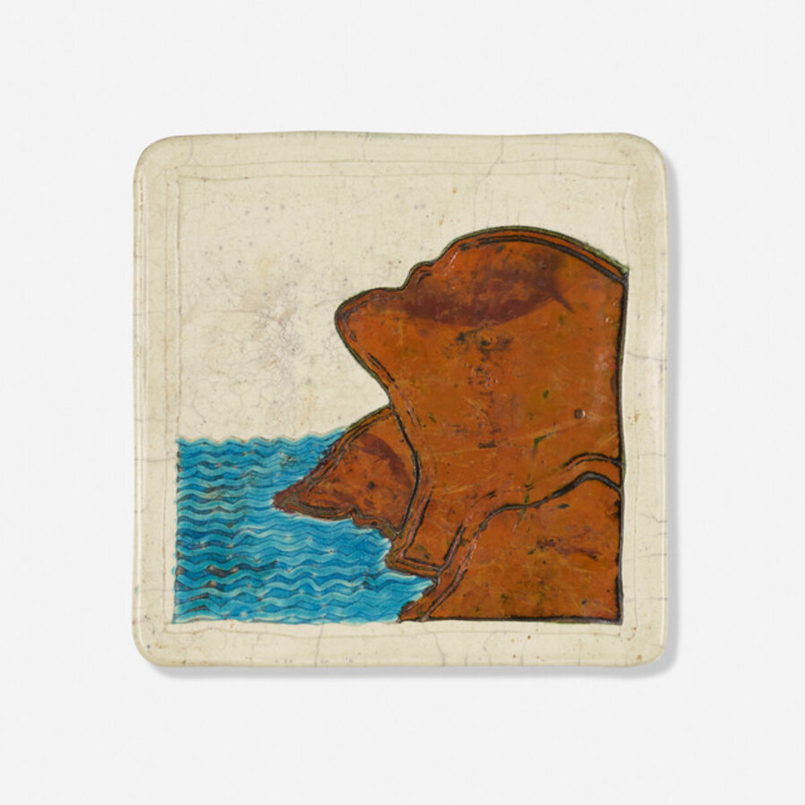 Wall-hanging plate