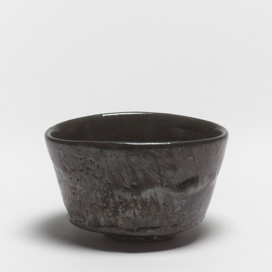 kuro-raku chawan - Black raku tea bowl), Devon, GB (#000676)