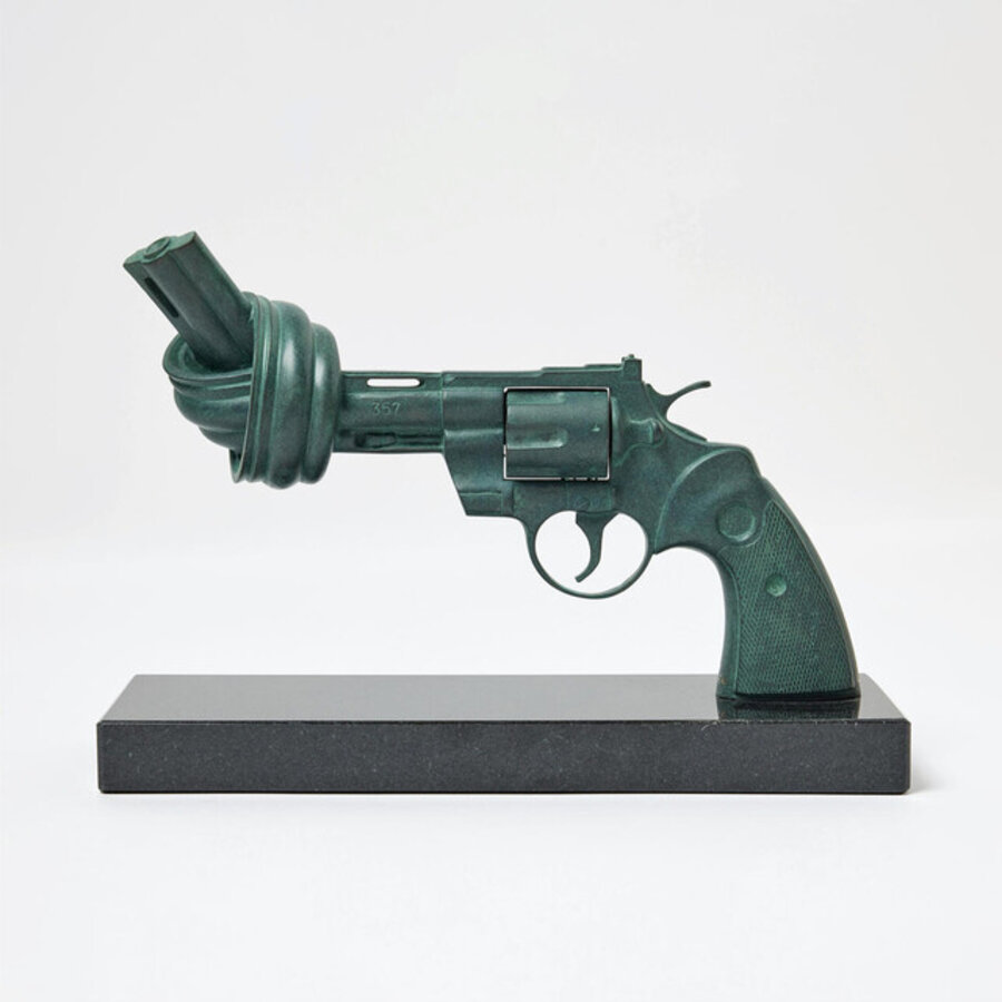 Non Violence Knotted Gun